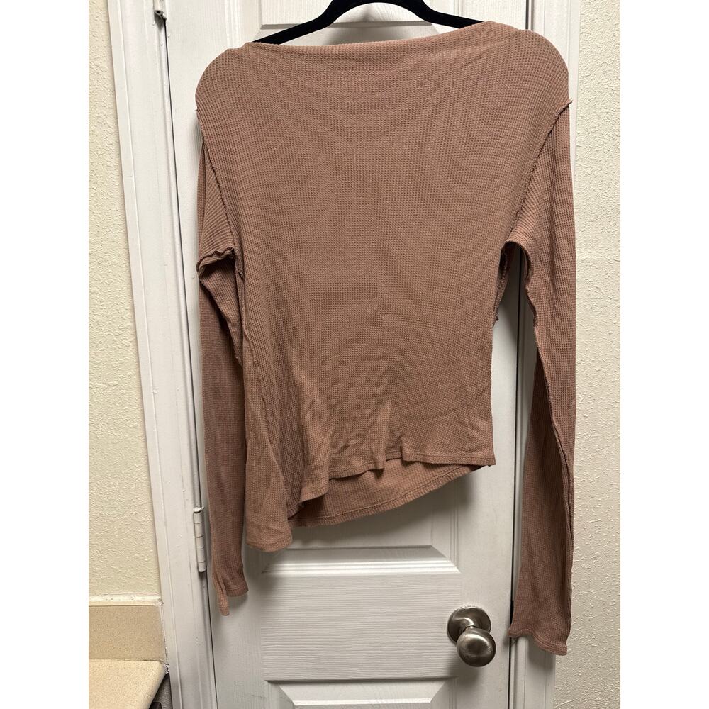 Free People We The Free Beige Waffle Knit Long Sleeve Ruched Shirt Size Large - Picture 3 of 6